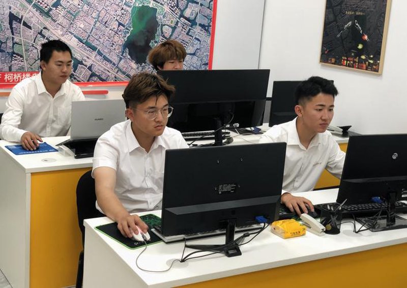 新余信息咨询：城市脉动中的智慧之光